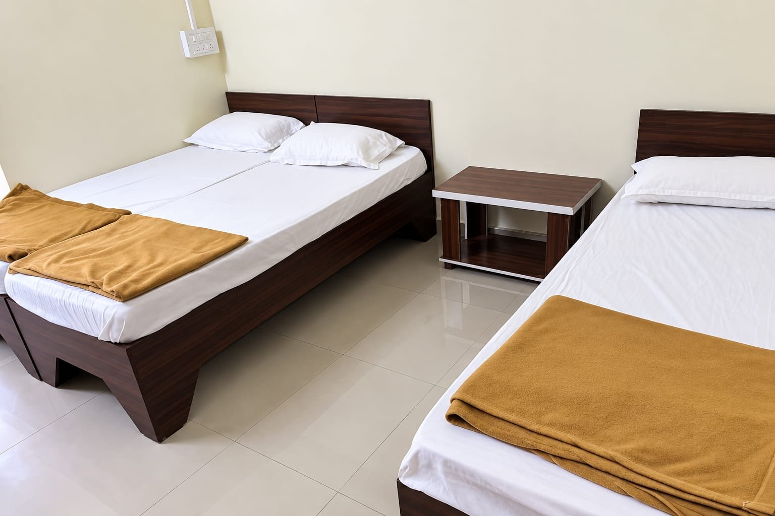 Guest room at Bhakt Nivas